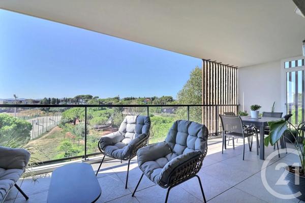 Appartement T4 à vendre  4 pièces - 91,82 m 2   FREJUS  - 83