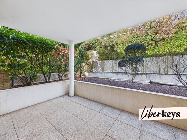 T2 avec terrasse, jardin privatif et double parking – Saint-Laurent-du-Var