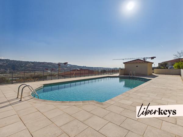 T2 avec terrasse, jardin privatif et double parking – Saint-Laurent-du-Var