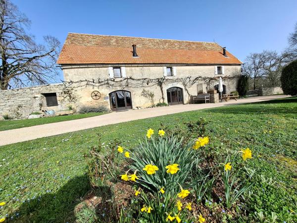 Domaine touristique d'exception du XVIIIe siècle , exploitable immédiatement !
