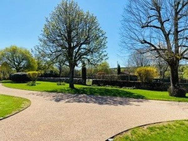 Domaine touristique d'exception du XVIIIe siècle , exploitable immédiatement !