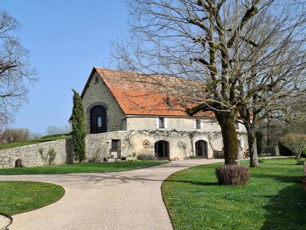 Domaine touristique d'exception du XVIIIe siècle , exploitable immédiatement !