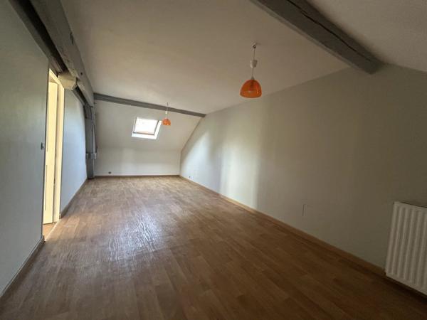 Vente                                                      Maison
                        
                     4 pièces                      116 m2                     à Jars