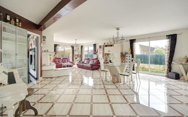 Maison à vendre    5 pièces • 190 m2 Saint-Alban
