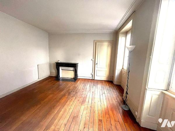 Appartement 2ch seconde cour du centre ville