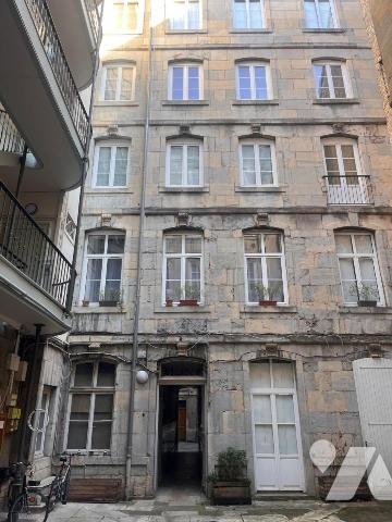 Appartement 2ch seconde cour du centre ville