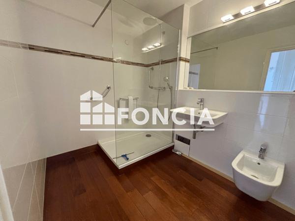 Location Appartement 3 pièces 81.11 m² - 68 RUE DOCTEUR PAUL METADIER Royan 17200