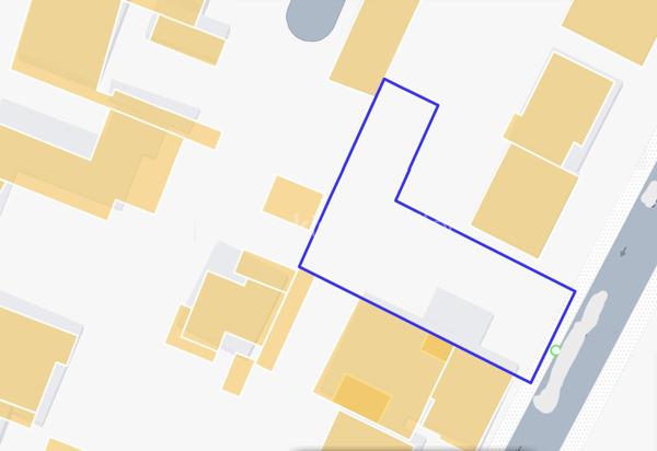 📍 RARE SUR LE SECTEUR – Terrain plat à bâtir de 350 m² à Drancy

Envie de faire construire la maison de vos rêves dans un secteur recherché et ultra connecté ? Ne cherchez plus, l'opportunité est ici !
Idéalement situé à Drancy, dans un quartier calme, résidentiel et dans une rue a sens unique, découvrez ce magnifique terrain à bâtir de 350 m², qui n'attend plus que votre projet de vie.
Situé en zone U1A, son emplacement stratégique proche des transports et de toutes les commodités en fait un emplacement de premier choix.

✨ Ses points forts :
- À seulement quelques minutes à pied de la gare RER B de Drancy. Paris est à portée de main, idéal pour les actifs !
- Le terrain est constructible et entièrement viabilisé (eau, électricité, assainissement). Un gain de temps et d'argent précieux pour lancer vos travaux sans attendre. il bénéficie d'une étude de sol G1 déjà réalisée. Zéro surprise, vous pouvez démarrez votre projet sereinement !
- Une forme originale et pleine de potentiel en "L" qui vous permettra de concevoir une maison au design unique, tout en préservant un espace jardin intimiste, à l'abri des regards, pour vos futurs barbecues et moments en famille.
- Règlementation avantageuse de la Zone U1A avec une emprise au sol maximale de 30 %, le terrain offre une excellente liberté architecturale.

✨ Le gros + Investisseur : 
- Un permis de construire a déjà été validé par le passé pour 3 logements et 3 places de parking. Un gage de faisabilité exceptionnel pour un projet de petit immeuble à forte rentabilité locative !

✨ Le mot du professionnel : 
- Les terrains viabilisés et si proches des transports se font très rares sur la commune. Que vous souhaitiez y bâtir la maison de vos rêves ou réaliser une opération immobilière ultra rentable de 3 logements, ce terrain coche toutes les cases. Sa situation en zone U1A et son historique de permis validé en font une affaire rare et ultra-sécurisée sur le marché actuel.

📞 Contactez moi vite !
Flavien Ribier – Votre conseiller immobilier de proximité
📱0613090310
✉️ f.ribieràbskimmobilier.com