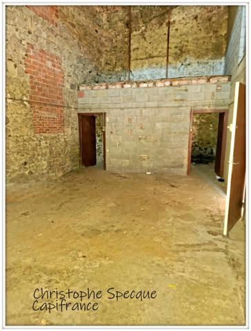 Maison avec deux niveaux indépendants et garage à vendre à VETRE SUR ANZON (42)