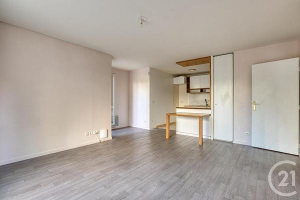 Appartement F3 à vendre  3 pièces - 64 m2 AUBERVILLIERS - 93