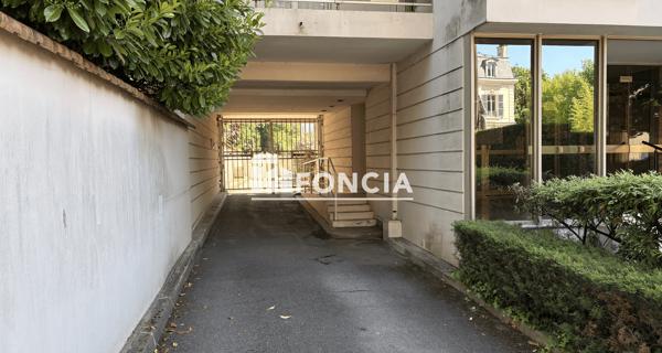 À vendre Parking 25 m² - Versailles 78000