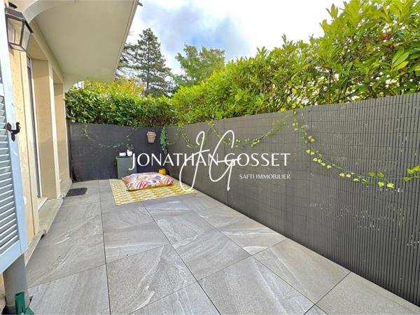 Andresy: Appartement récent 2pcs de 47m2 avec terrasse privative en plein coeur du centre ville