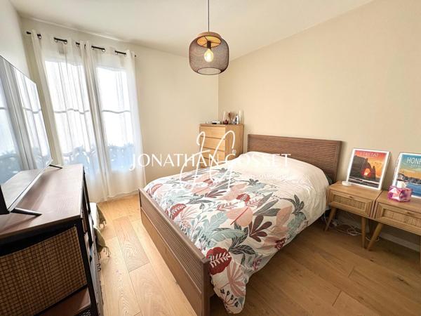 Andresy: Appartement récent 2pcs de 47m2 avec terrasse privative en plein coeur du centre ville