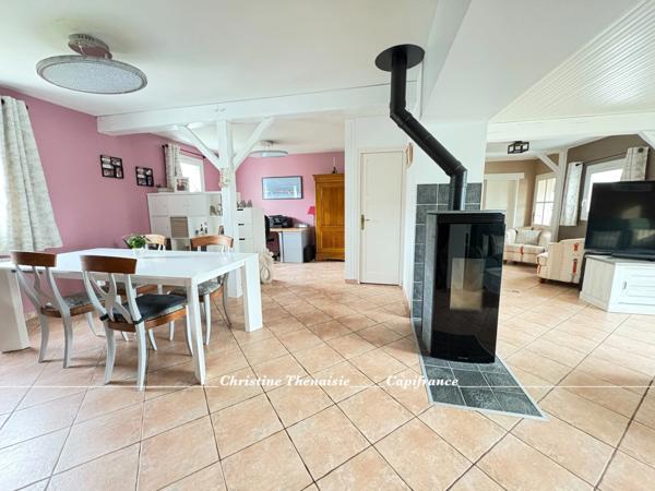 Maison de charme à vendre Plain-pied, 4 chambres dont 3 avec entrées indépendantes, Grand garage, Studio à aménager, 2 entrées sur 1200 m2 de terrain, SAINT HILAIRE DE RIEZ (85)