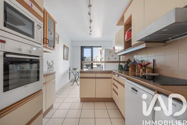 Appartement à vendre 4 pièces 93 m² Suresnes