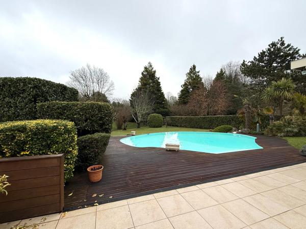 BOULIAC très proche Bordeaux et si verte !!!