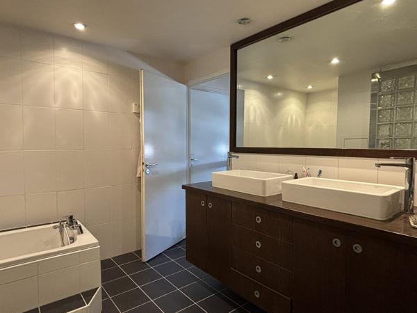 Duplex T4 Lumineux de 104 m² - 3 chambres aux Portes de Genève