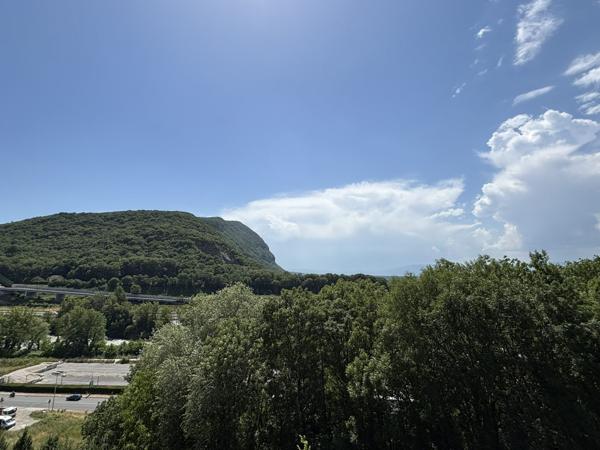 Duplex T4 Lumineux de 104 m² - 3 chambres aux Portes de Genève