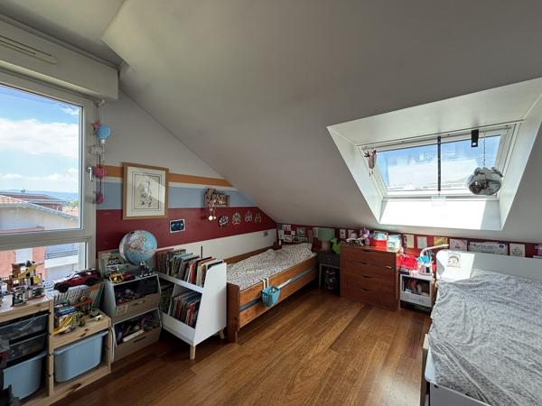 Duplex T4 Lumineux de 104 m² - 3 chambres aux Portes de Genève
