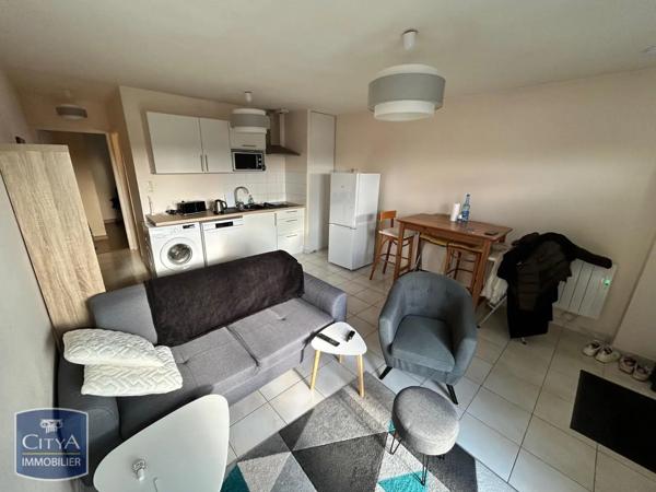 Appartement à louer 2 pièces 37.78m² Cholet (49300)