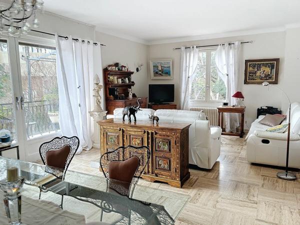 Maison à vendre    6 pièces •  Saint-Raphaël