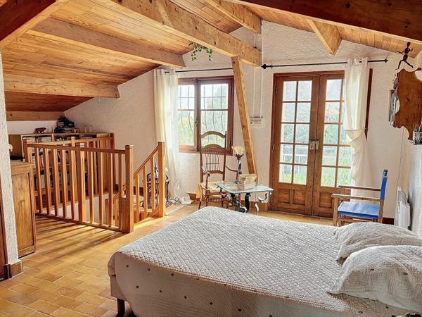 Maison à vendre    6 pièces •  Saint-Raphaël