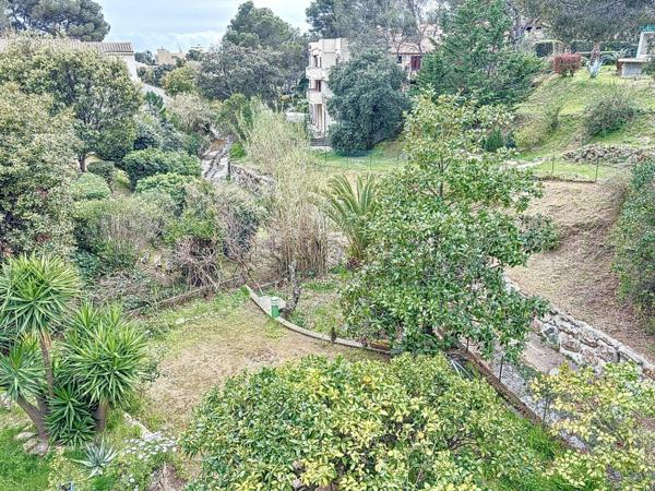 Maison à vendre    6 pièces •  Saint-Raphaël