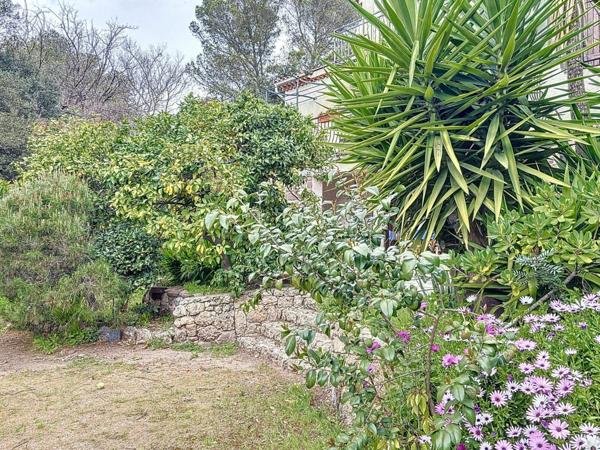 Maison à vendre    6 pièces •  Saint-Raphaël