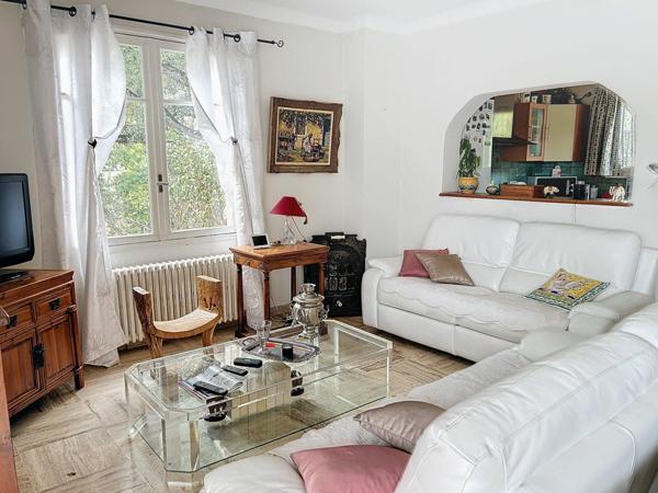 Maison à vendre    6 pièces •  Saint-Raphaël