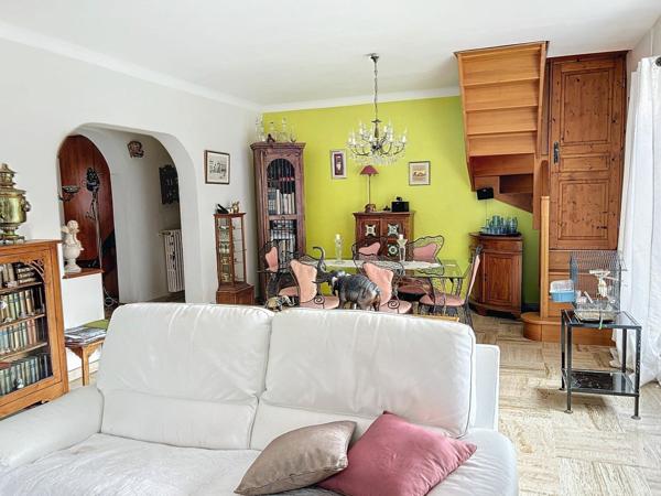 Maison à vendre    6 pièces •  Saint-Raphaël