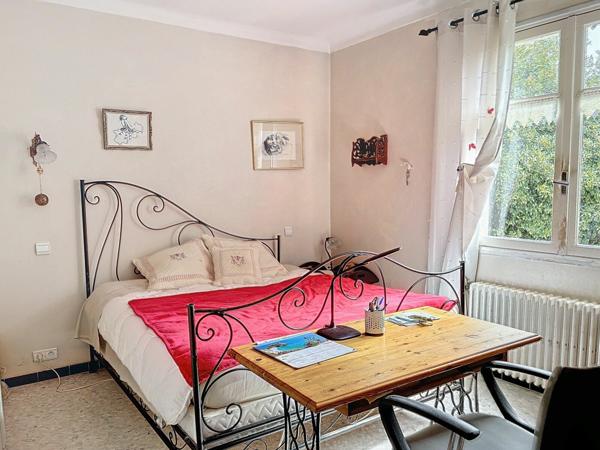 Maison à vendre    6 pièces •  Saint-Raphaël