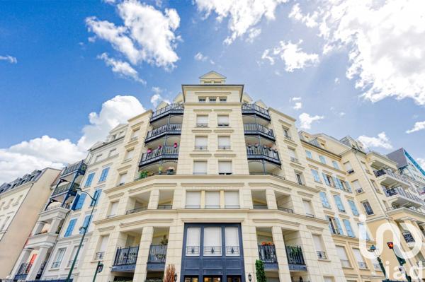 Appartement 3 pièces de 61 m² à Le Plessis-Robinson (92350)