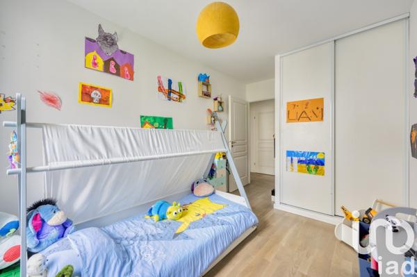 Appartement 3 pièces de 61 m² à Le Plessis-Robinson (92350)