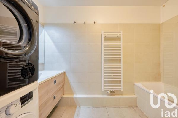 Appartement 3 pièces de 61 m² à Le Plessis-Robinson (92350)