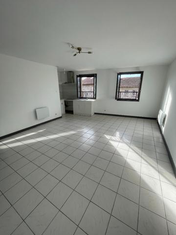 Maison de village située en centre-ville de Lapte