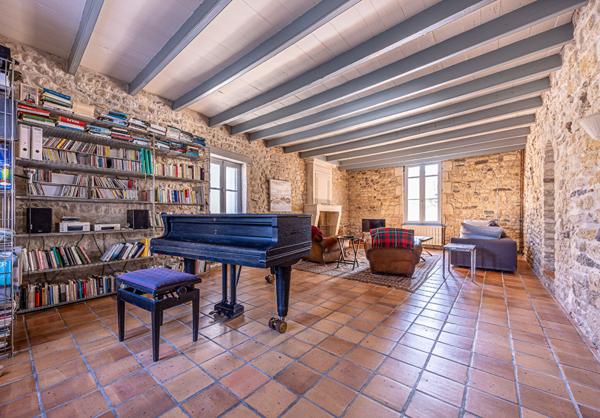 Maison de Charme à Mornac-sur-Seudre - Un Écrin de Sérénité