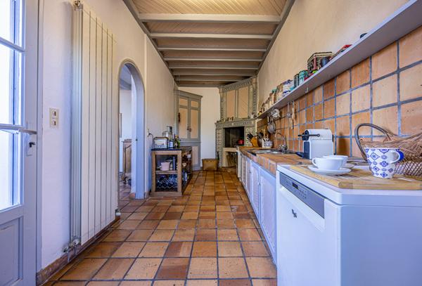 Maison de Charme à Mornac-sur-Seudre - Un Écrin de Sérénité