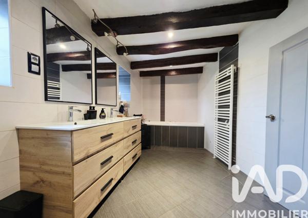 Maison à vendre 5 pièces 175 m² Saint-Aubin-le-Cloud