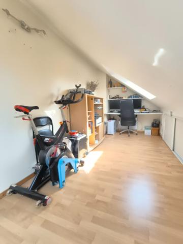 Maison Massy de 177.60 m² utiles en copropriété des années 2000 proche RER à pied garage, remise jardin clos