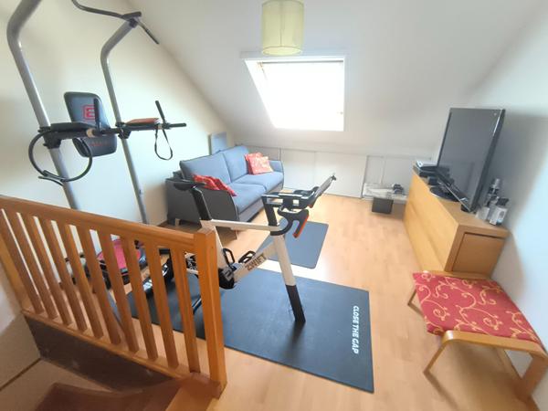 Maison Massy de 177.60 m² utiles en copropriété des années 2000 proche RER à pied garage, remise jardin clos