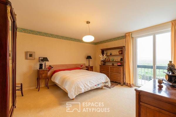 Vaste maison d’architecte avec piscine à louer meublée – le RHEU