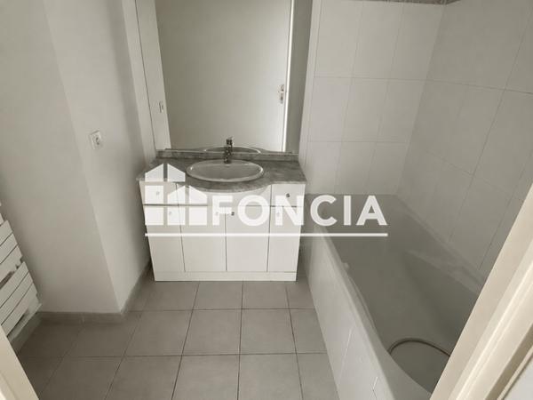 Location Appartement 2 pièces 51.6 m² - RESIDENCE COURS RICHELIEU La Roche Sur Yon 85000