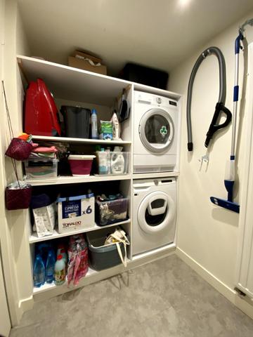 Maison familiale des années 30, généreuse en espace et en confort.