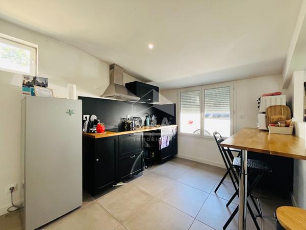 MAISON T3 A LOUER - BLOIS - LOUEE MEUBLEE, RENOVEE, TERRASSE ET BOX DE STOKAGE