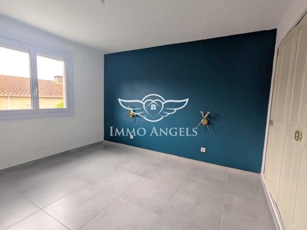 VILLA CONFORTABLE DANS UN QUARTIER RESIDENTIEL, AU CALME PROCHE CENTRE