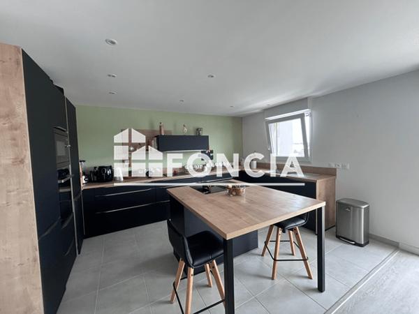 Location Appartement 4 pièces 131.35 m² - Hennebont 56700