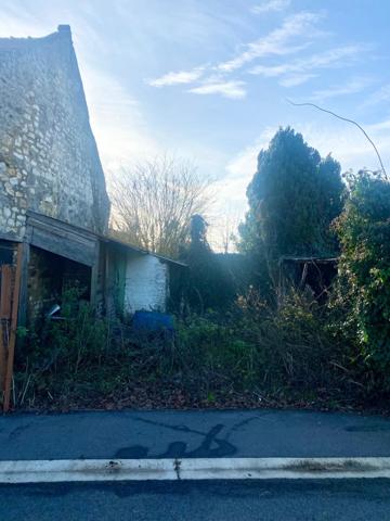 Maison de plein-pied coeur de village à rénover