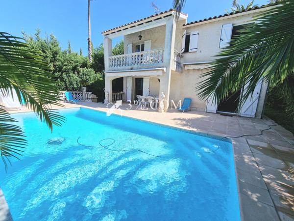 Villa 6 pièce(s) 3 chambre(s) 136 m²