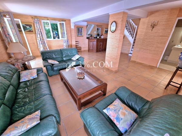 Villa 6 pièce(s) 3 chambre(s) 136 m²