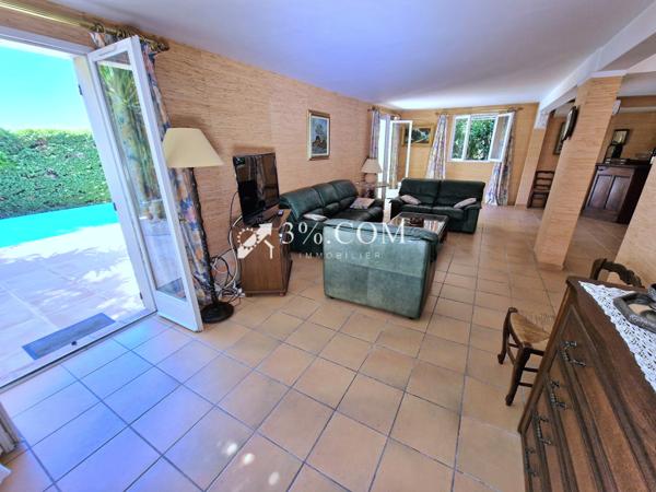 Villa 6 pièce(s) 3 chambre(s) 136 m²